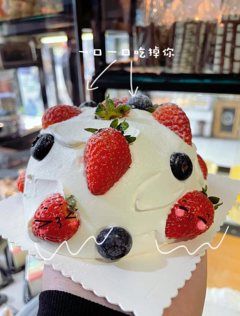 保卫蛋糕：鼠标拖动小猫，抵挡炸弹，你敢挑战吗？