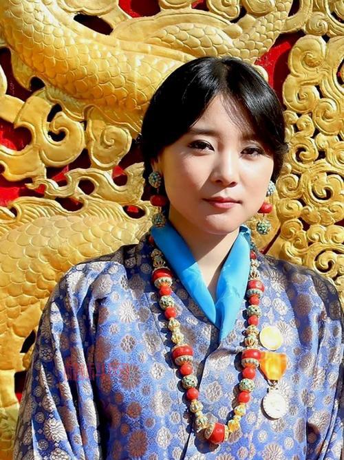 加油优雅剧情介绍：康优雅的命运与爱情重逢