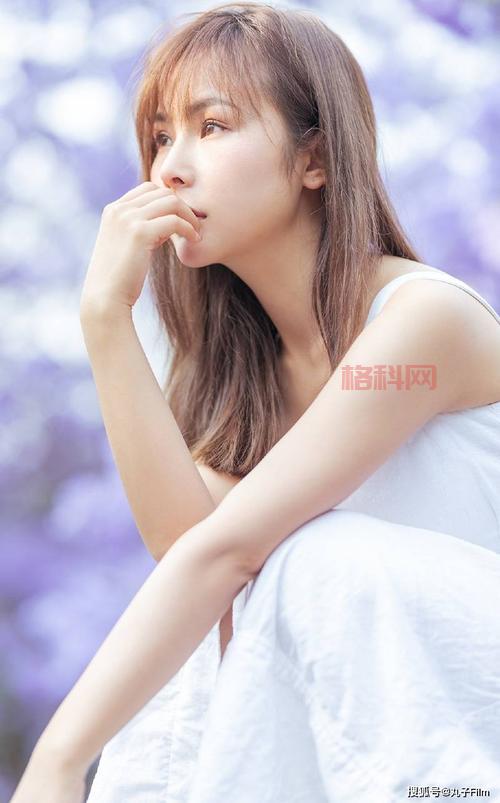 另类清纯亚洲综合：白裙美女与清纯少女人体摄影图集