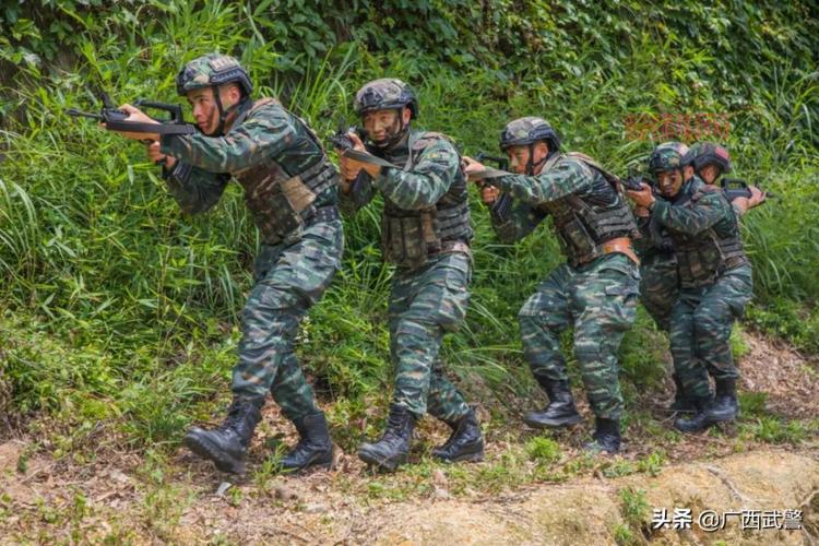 特种兵的训练揭秘：如何锤炼成战场精英？