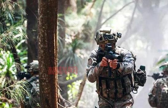 特种兵的训练揭秘：如何锤炼成战场精英？