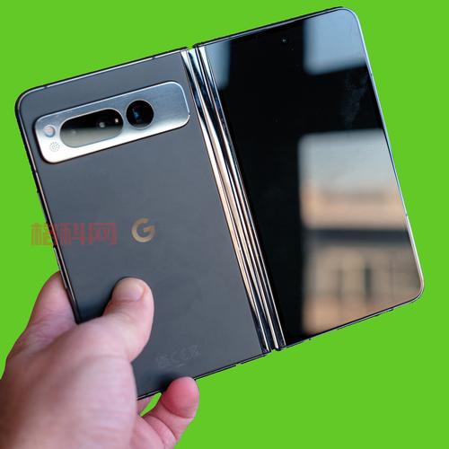 谷歌Pixel Fold规格曝光：搭载Tensor G2芯片与折叠屏设计