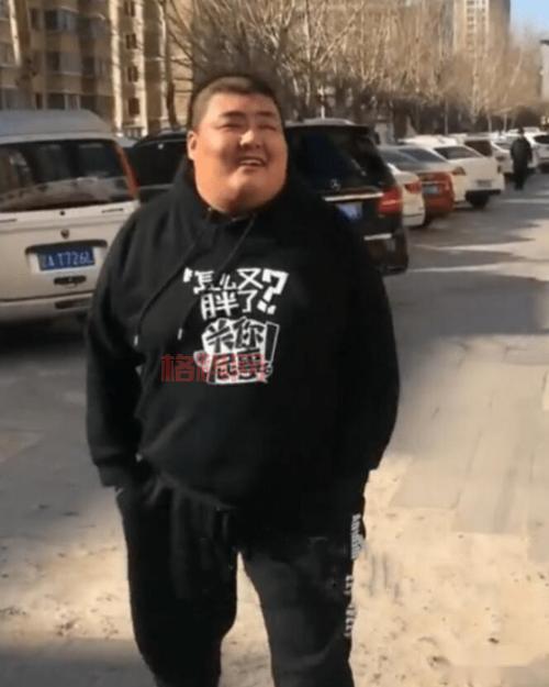 泡泡龙吃播当场死亡？揭秘网红背后不为人知的故事！