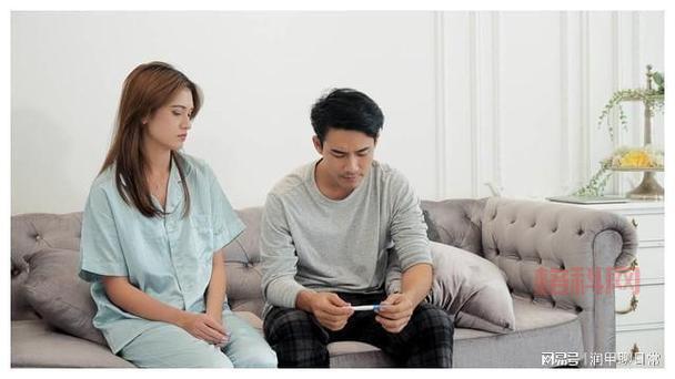 日韩人妻熟中文字幕：从情感波折到婚姻危机，妻子的无奈与坚守