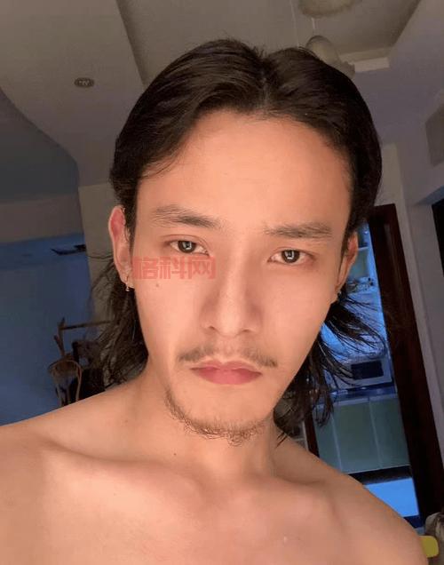 小栗旬照片泄露风波：娱乐圈明星私密照引关注